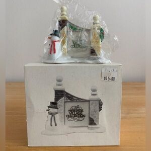 Dept 56 Heritage Village Vintage 1989 “Village Sign With Snowman” Retired